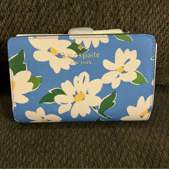 kate spade Handbags - New Kate Spade Schuyler Daisy Printed Medium BiFold Wallet